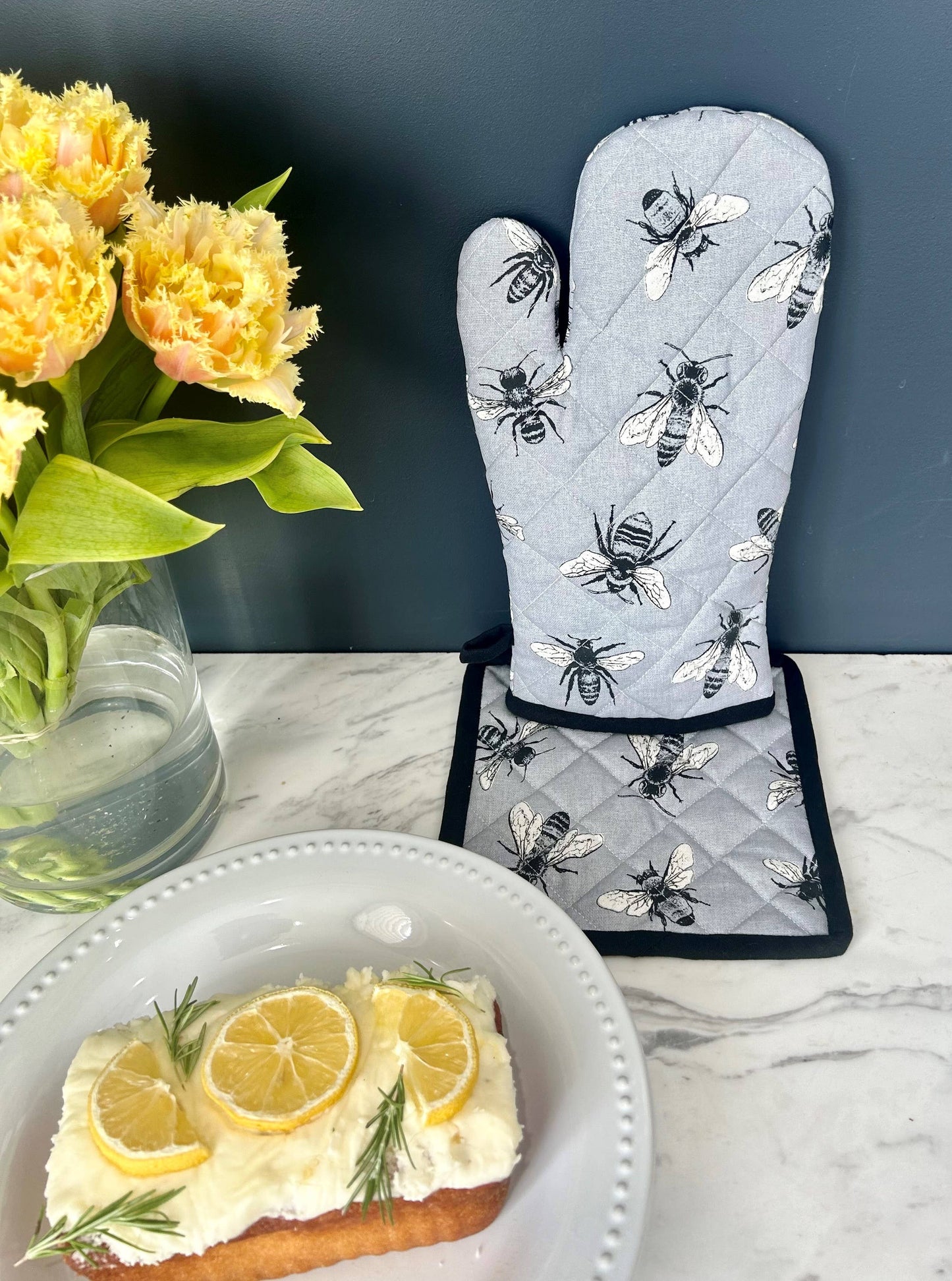 Sketch Bee Oven Glove and Potholder Set
